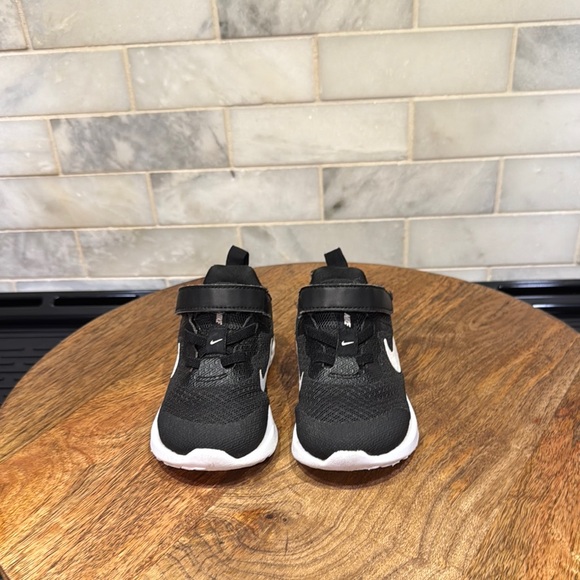 Nike Toddler Kids Revolution 6 Shoes - Picture 4 of 7